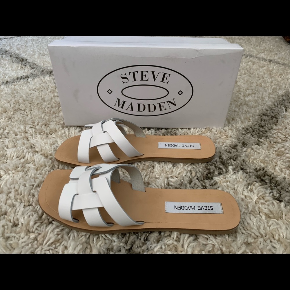 New Sicily flat sandal Steve Madden